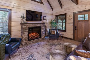 Smart-TV, Kamin, Videospiele, Tischfußball