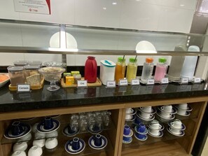 Free daily buffet breakfast - Mais Hotel Express (São Luís)