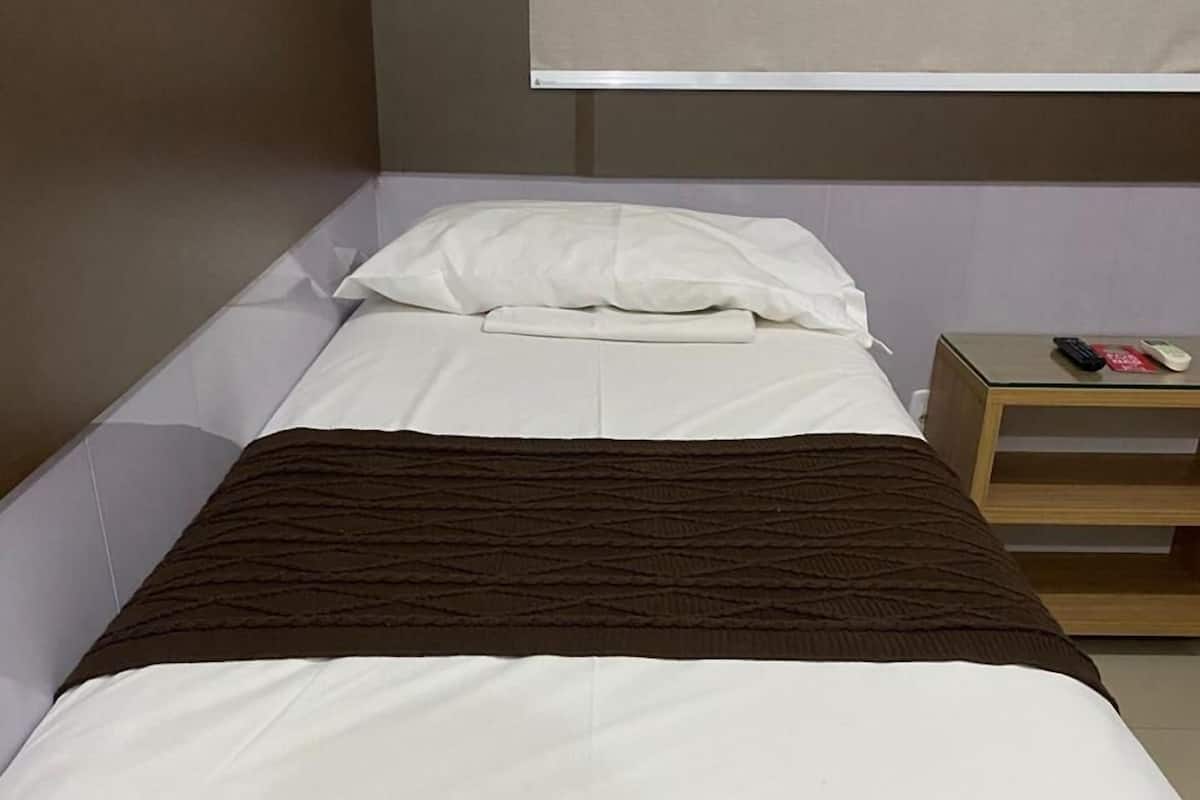 Economy Single Room | Desk, laptop workspace, free WiFi, wheelchair access