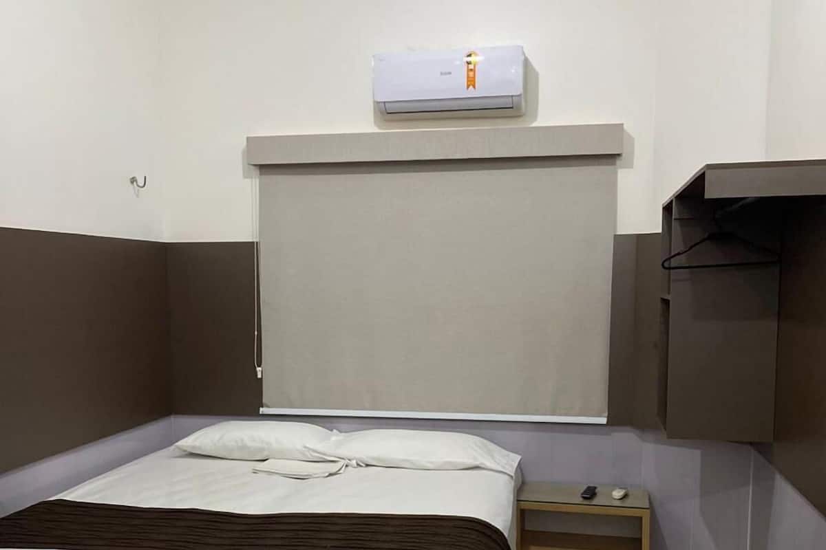 Deluxe Double Room | Desk, laptop workspace, free WiFi, wheelchair access