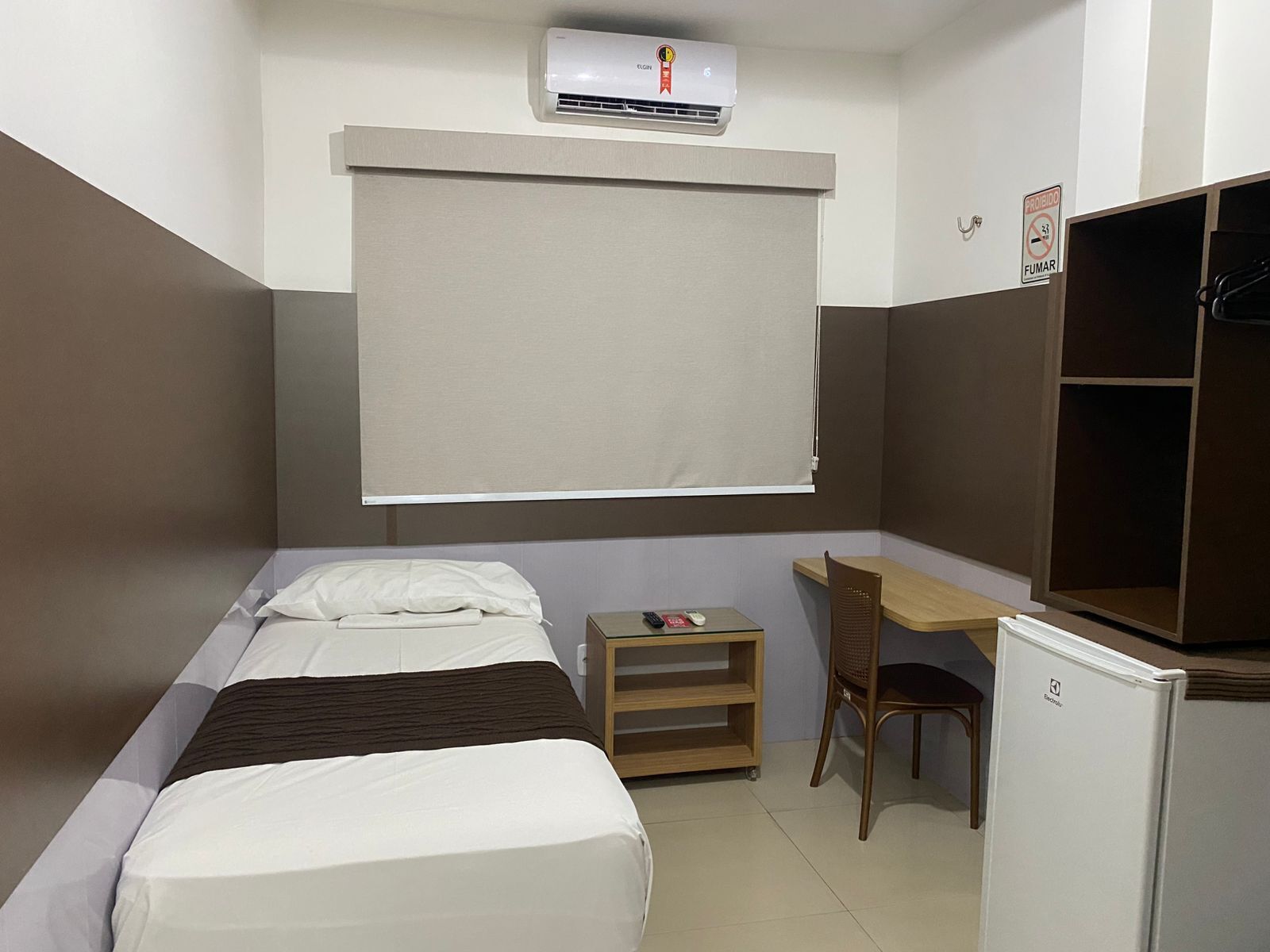 Economy enkelrum | Sängtillbehör av högsta kvalitet, skrivbord och arbetsyta för laptop