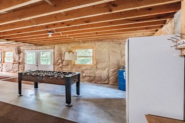Games room - 3 Bedroom Sunday River Ski and Lake Chalet perfect for any getaway. (Hanover)