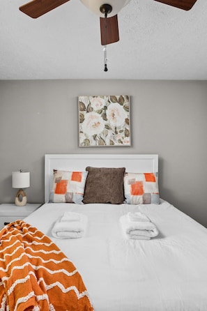 4 bedrooms, desk, iron/ironing board, free WiFi