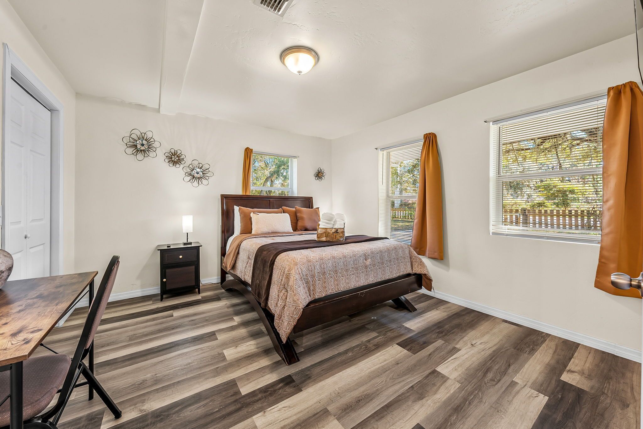 6 Schlafzimmer, Bügeleisen/Bügelbrett, kostenloses WLAN, Bettwäsche