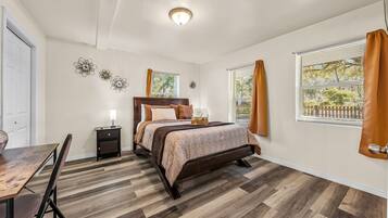 6 Schlafzimmer, Bügeleisen/Bügelbrett, kostenloses WLAN, Bettwäsche