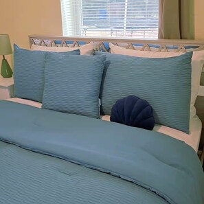 6 bedrooms, iron/ironing board, free WiFi, bed sheets