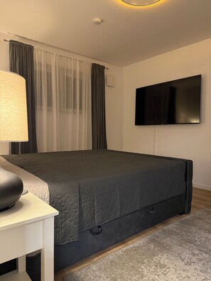 1 bedroom, desk, iron/ironing board, free WiFi - Noah's vacation oasis - luxury apartment, barrier-free (Schortens)