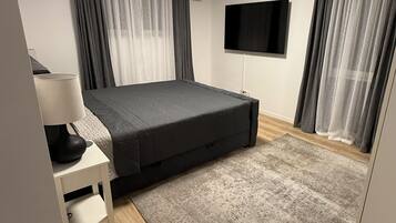 1 bedroom, desk, iron/ironing board, free WiFi
