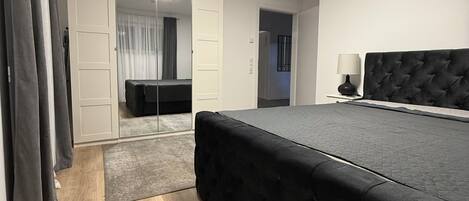 1 bedroom, desk, iron/ironing board, free WiFi