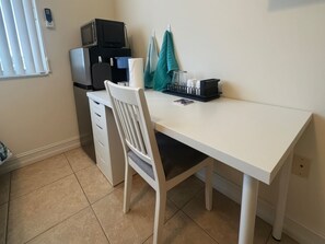 Interior - NEW Beach Getaway Queen Studio near Naples (Bonita Springs)