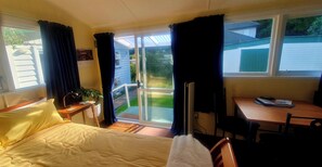 1 chambre, bureau, fer et planche à repasser, Wi-Fi gratuit