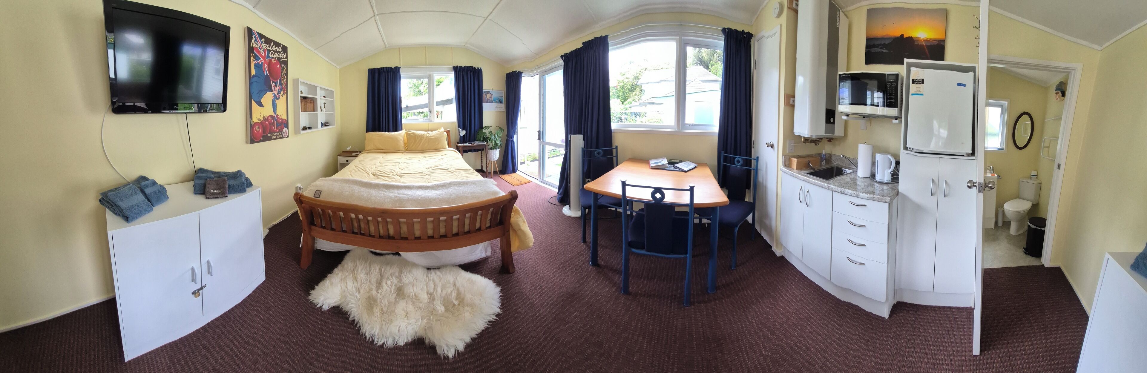 1 chambre, bureau, fer et planche à repasser, Wi-Fi gratuit