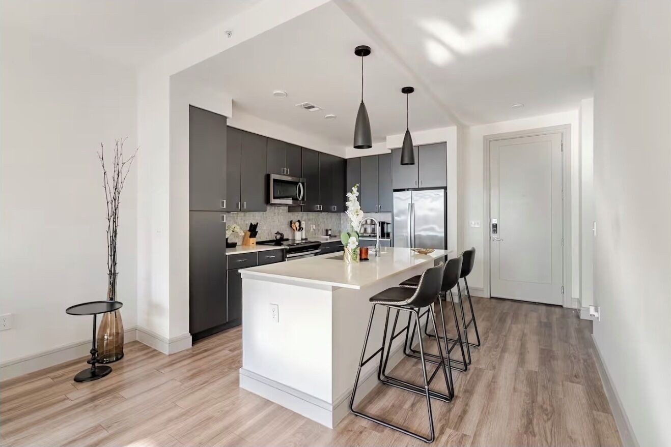 Mikroaaltouuni, uuni, liesi, astianpesukone