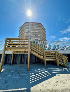 Exterior - Ocean front 2 bed/2bath condo Daytona Beach Shores (Daytona Beach)