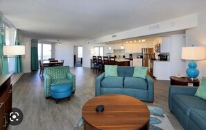 TV - Ocean front 2 bed/2bath condo Daytona Beach Shores (Daytona Beach)