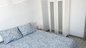 Lit parapluie, Wi-Fi gratuit, draps fournis