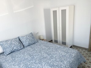 Berço de viagem, Wi-Fi de cortesia, roupa de cama