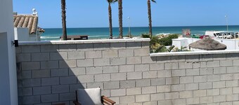 Apartment with terrace 50 meters from the beach