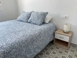 Lit parapluie, Wi-Fi gratuit, draps fournis