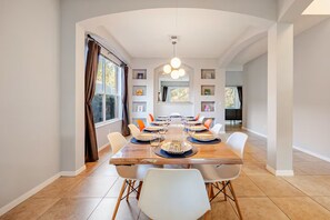 Dining - 6BR Disney Villa, Heated Pool and Game Room (Kissimmee)
