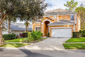 Exterior - 6BR Disney Villa, Heated Pool and Game Room (Kissimmee)