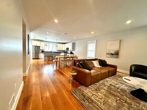 Smart-TV, bøker og filmbibliotek