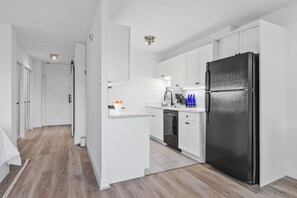 Private kitchen - Experience refined luxury DC private residential livingfully furnished (Washington)
