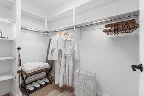 Interior - Experience refined luxury DC private residential livingfully furnished (Washington)