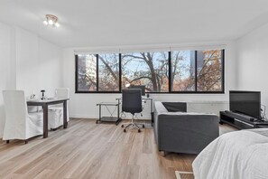 Living area - Experience refined luxury DC private residential livingfully furnished (Washington)