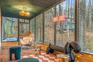 Interior - *NEW* Movie-themed, Speakeasy, Games, HotTub, Pets (McGaheysville)