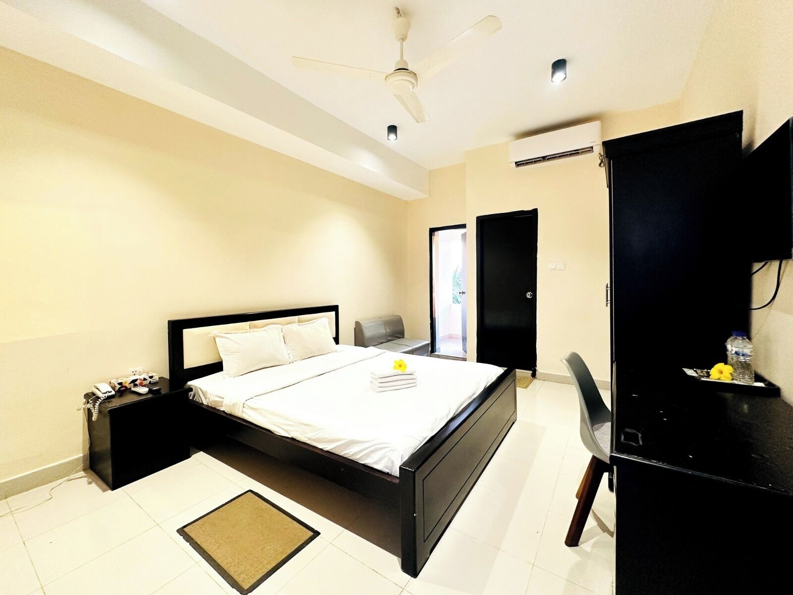 Honeymoon tweepersoonskamer, uitzicht op tuin | Een bureau, gratis wifi, beddengoed