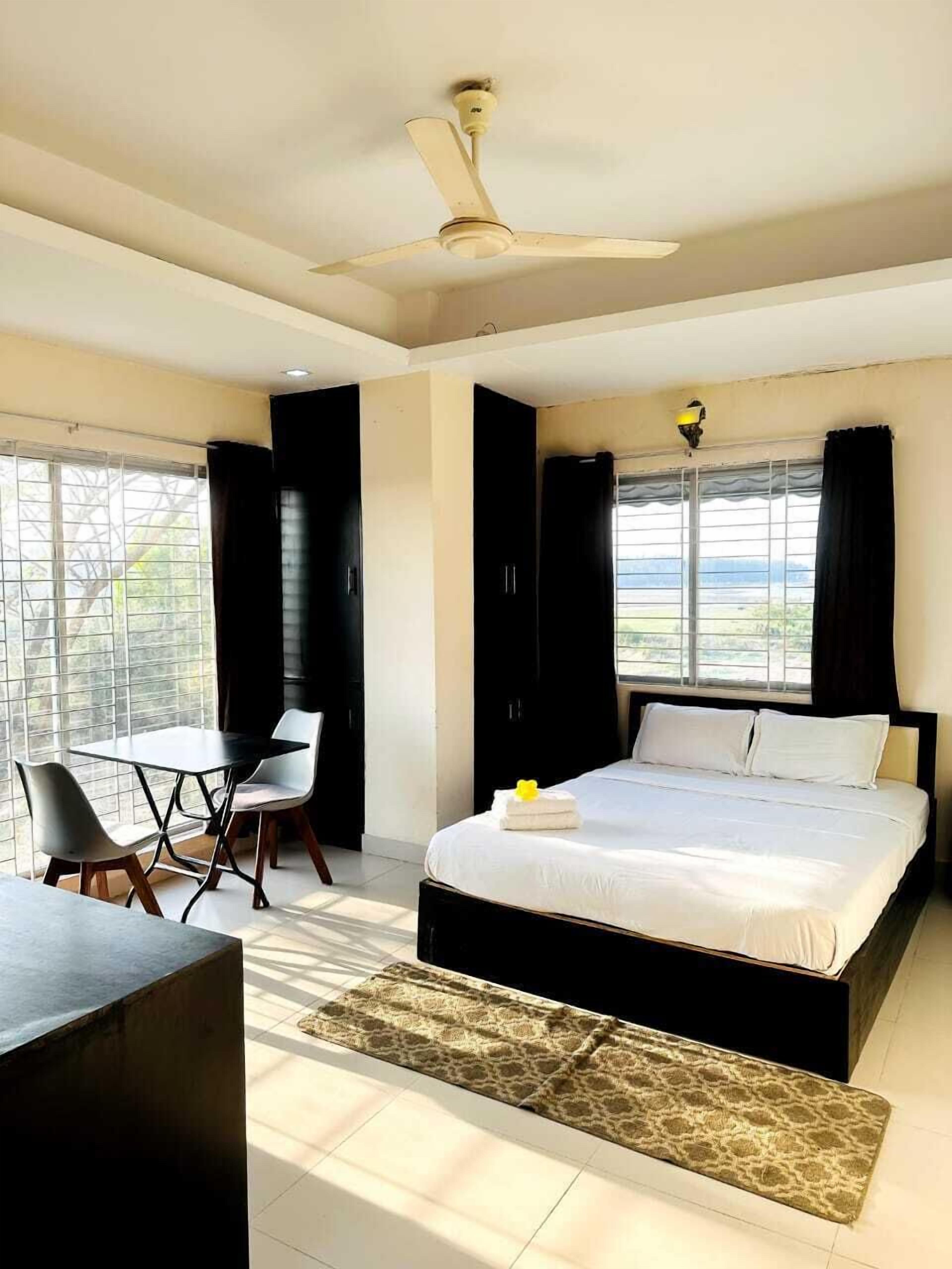 Desk, free WiFi, bed sheets