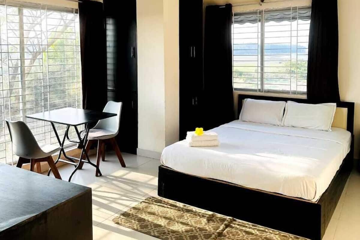 Desk, free WiFi, bed sheets