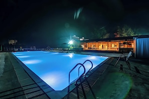 Piscina all'aperto