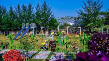 Área de juegos infantiles techada