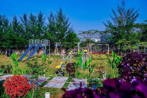 Área de juegos infantiles techada