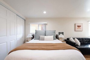 Iron/ironing board, travel cot, WiFi, bed sheets