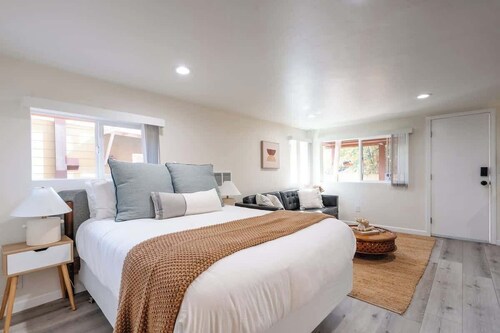 Charming Mission Hills Studio w/ Patio