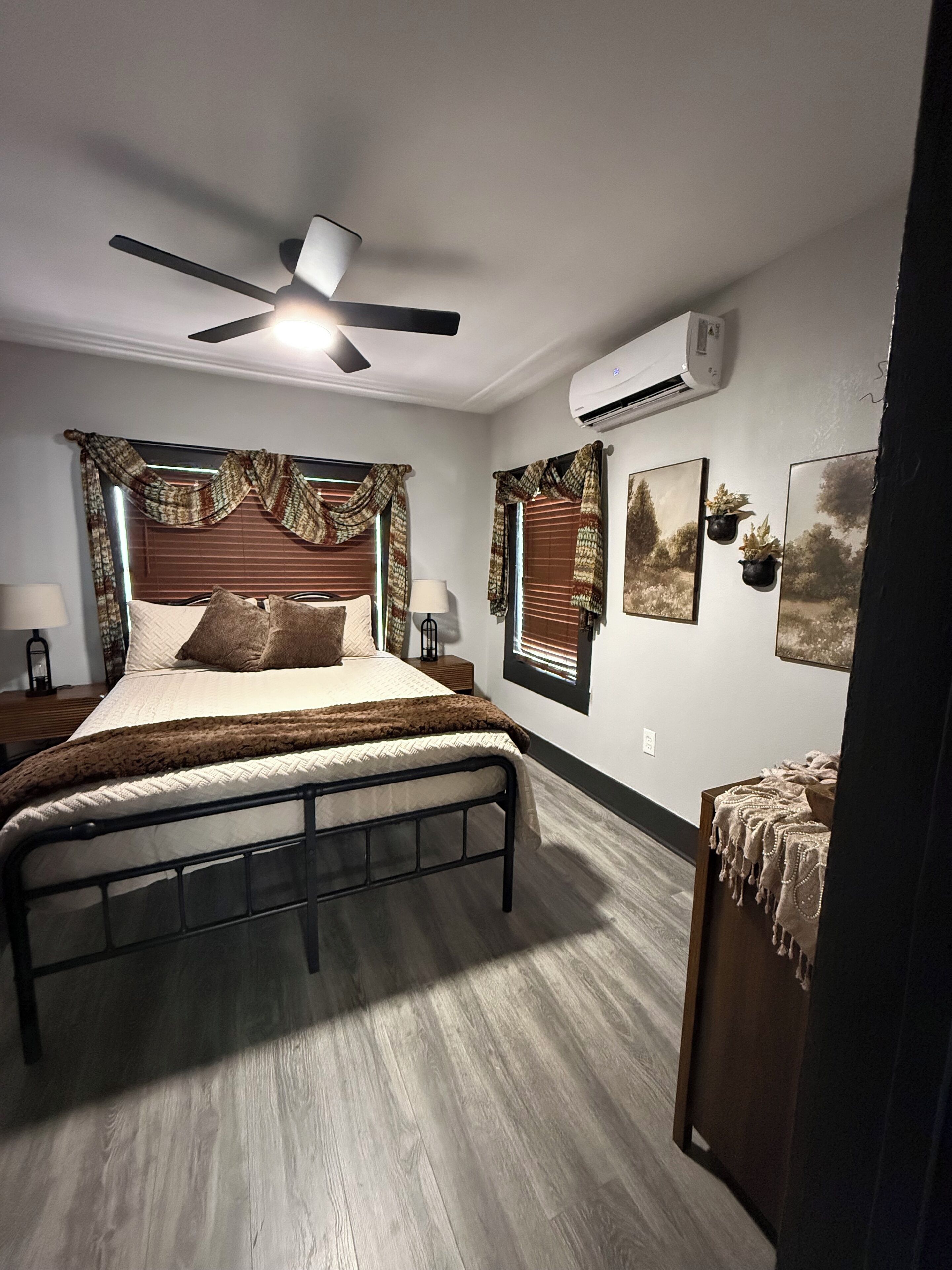 1 soverom, strykejern/-brett, reiseseng for barn og wi-fi (inkludert)