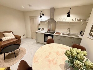 Private kitchen - 2 bed flat with balcony in Bath (Bath)