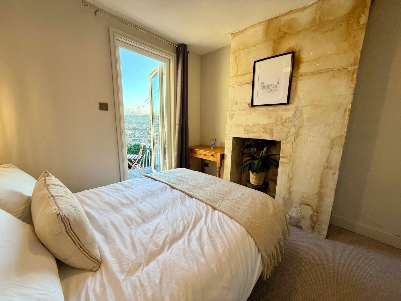 Iron/ironing board, WiFi, bed sheets