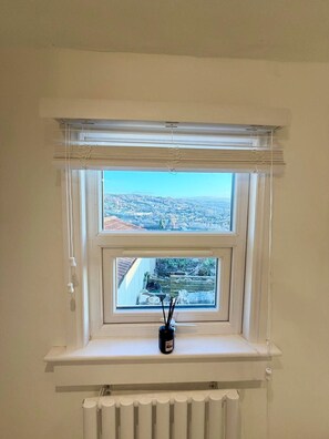 Interior - 2 bed flat with balcony in Bath (Bath)