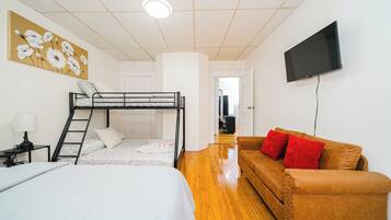 3 bedrooms, iron/ironing board, free WiFi, bed sheets