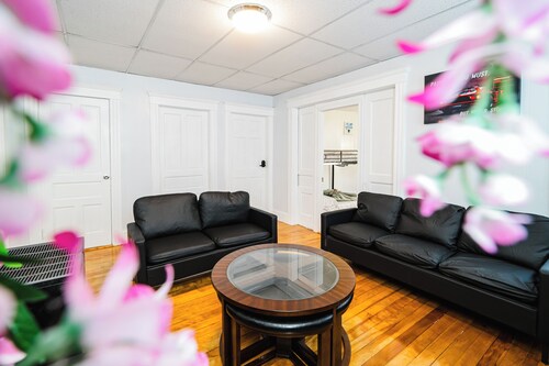 4/1 - 3BR Worcester - Cozy Apartment Near Clark Uni