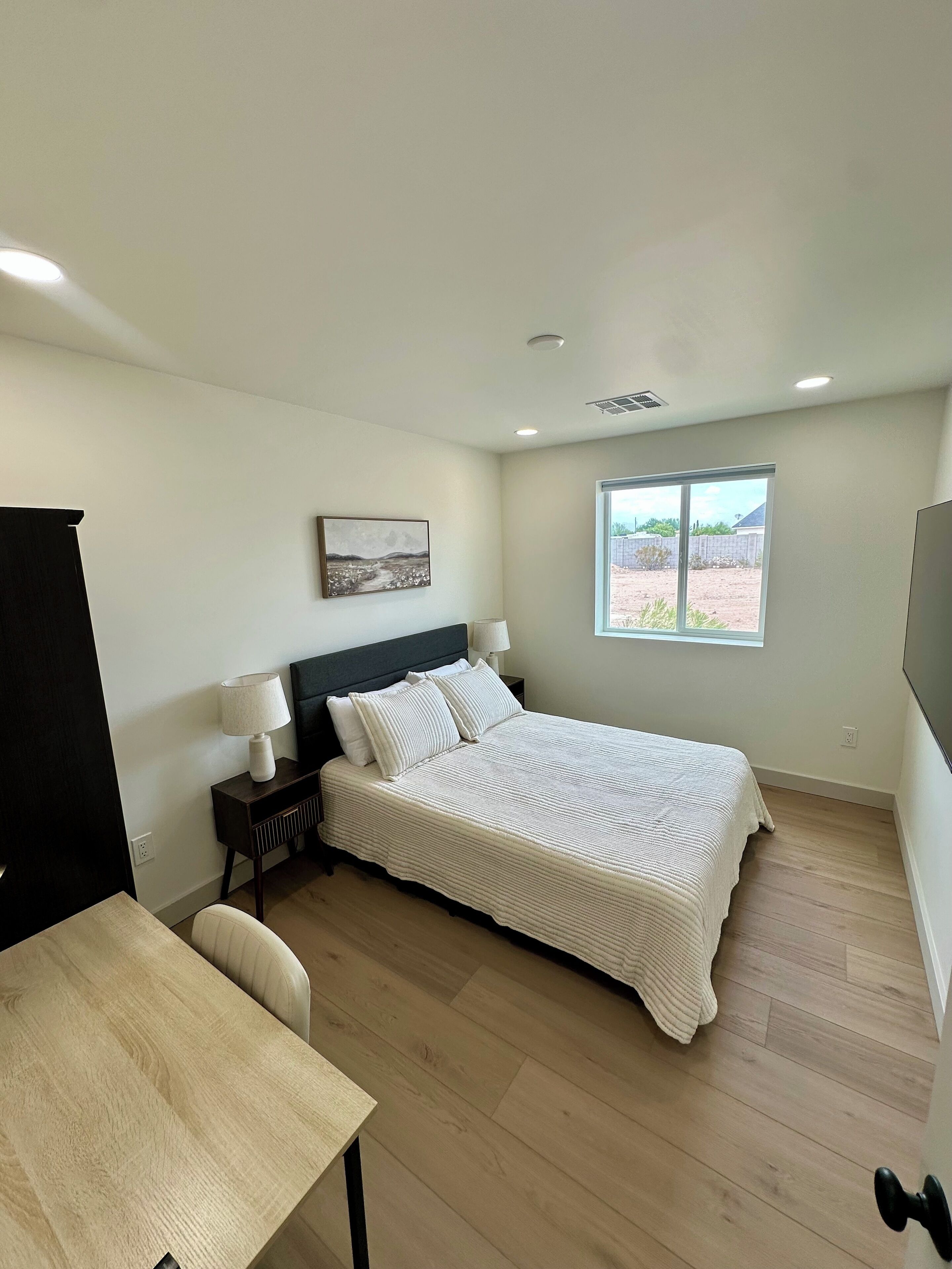 2 bedrooms, WiFi, bed sheets