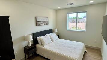 2 bedrooms, WiFi, bed sheets