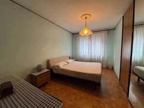 4 bedrooms, bed sheets - Zoncolan Mountain Lodge Ride & Ski (Paluzza)