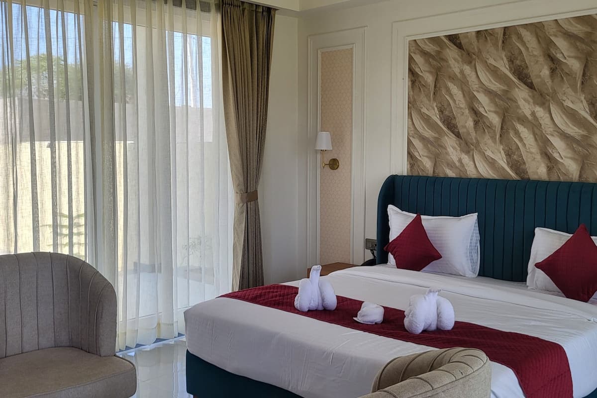 Escritorio, espacio para trabajar con laptop y wifi gratis