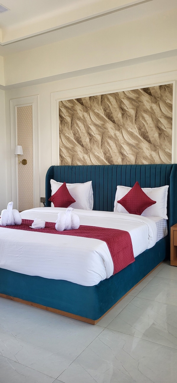 Escritorio, espacio para trabajar con laptop y wifi gratis