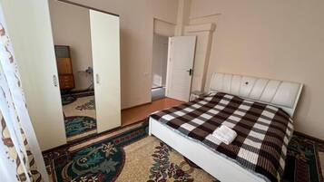 Bügeleisen/Bügelbrett, Internetzugang, Bettwäsche